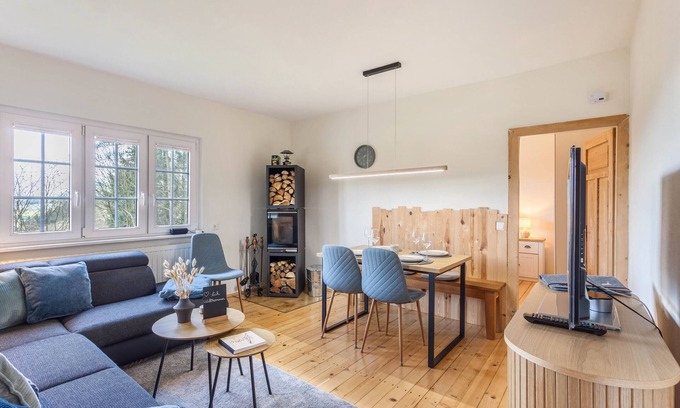 Eslohe Apartment | Holiday Apartment "Homertstuebchen" with Private Terrace & Private Garden