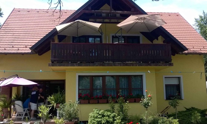 Balatonboglar Apartment | Holiday apartment 100 m from the beach