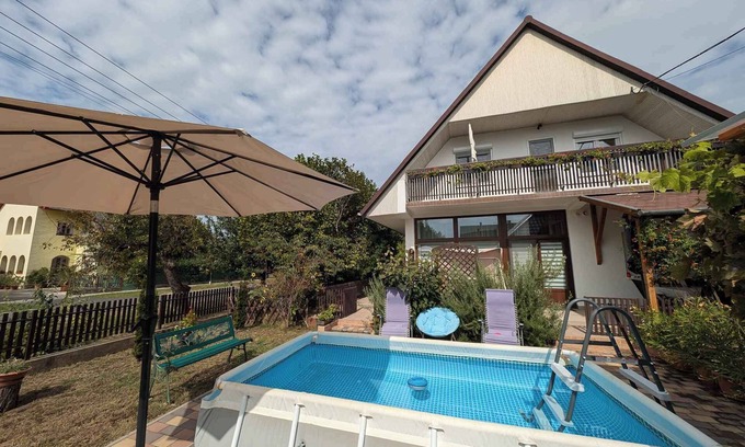 Balatonboglar Apartment | Holiday apartment with outdoor pool, terrace and Wi-Fi