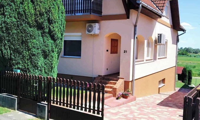 Balatonlelle Apartment | Holiday apartment 600m from the sandy beach
