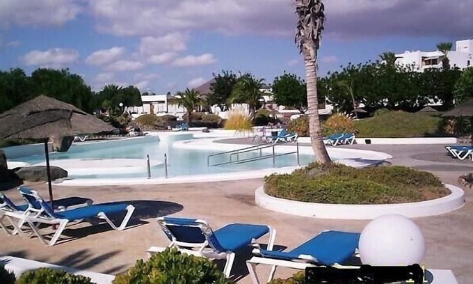 Costa Teguise Apartment | Holiday apartment in a private complex with beautiful pools and gardens