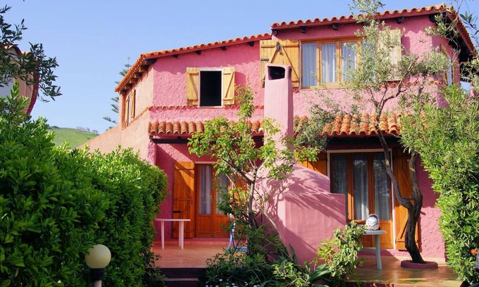 La Ciaccia Apartment | Holiday apartment - ideal f. Family and group - a few steps from the sea