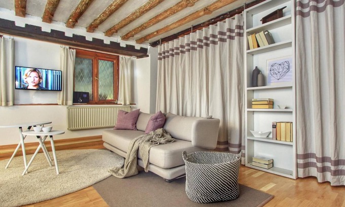 Altstadt Apartment | Holiday Apartment 'Imperia' with Wi-Fi