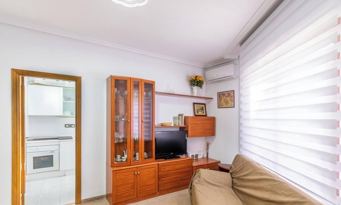 Campoamor Apartment | Holiday Apartment in Alicante with Air Conditioning & WiFi