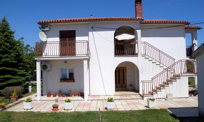 Presika Apartment | Holiday apartment in a quiet location with internet access