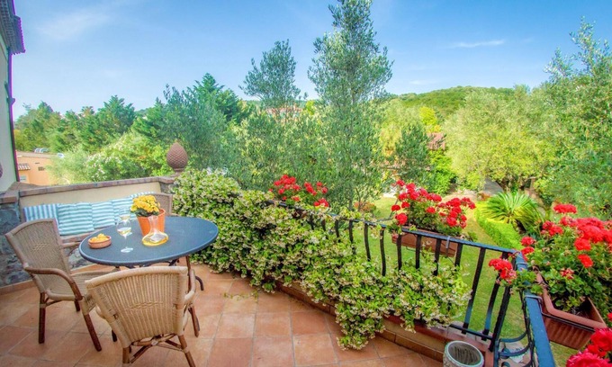 Palinuro Apartment | Holiday Apartment in Centola with Common Pool