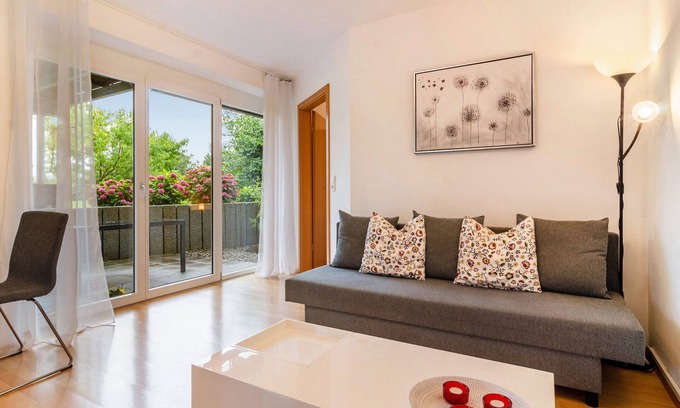 Lippertsreute Apartment | Holiday Apartment 'In Quiet Location' with Private Terrace and Wi-Fi