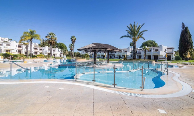 Alpouvar Apartment | Holiday Apartment in Albufeira resort with Self Check-in, Wi-Fi, Terrace & Shared Pools
