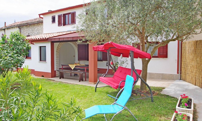 Rebici Apartment | Holiday apartment in village Dobrani