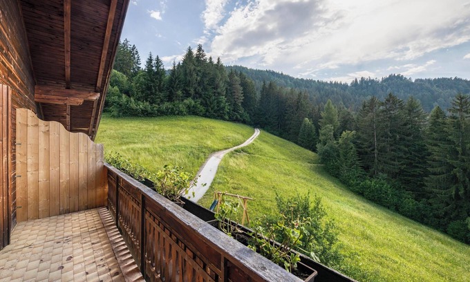 Cornedo All'isarco Apartment | Holiday Apartment "Grödnerhof - Almöhi" Mountain View, Wi-Fi, Garden & Balcony