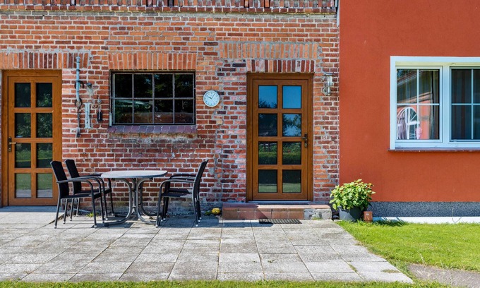 Ludershagen House | Holiday Apartment 'Kranichnest' with Private Terrace, Private Garden and Wi-Fi