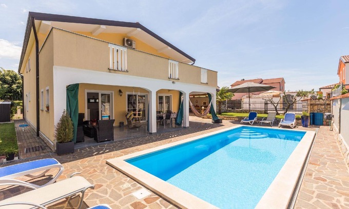 Kaldanija Apartment | Holiday apartment Kaldanija for 1 - 6 persons with 3 bedrooms - Holiday apartment