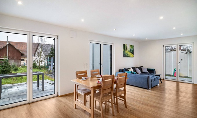 Ravensburg Apartment | Holiday Apartment "Kiefer" with Private Terrace & Wi-Fi