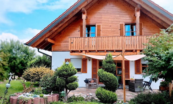 Adelzhausen Apartment | Holiday apartment Lydia
