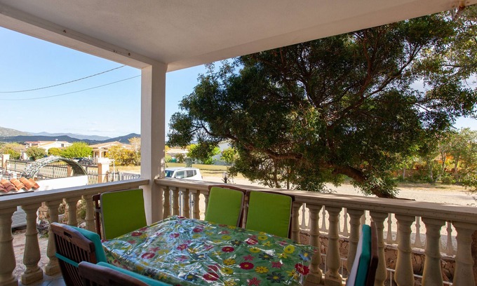 Iscra e Voes Apartment | Holiday Apartment "La Quercia" with Sea View, Terrace & Wi-Fi