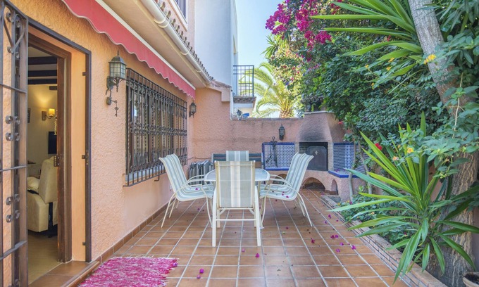 Urbanizacion Costabella Apartment | Holiday Apartment "Las Yukas" close to the Beach with Wi-Fi, Garden & Terrace