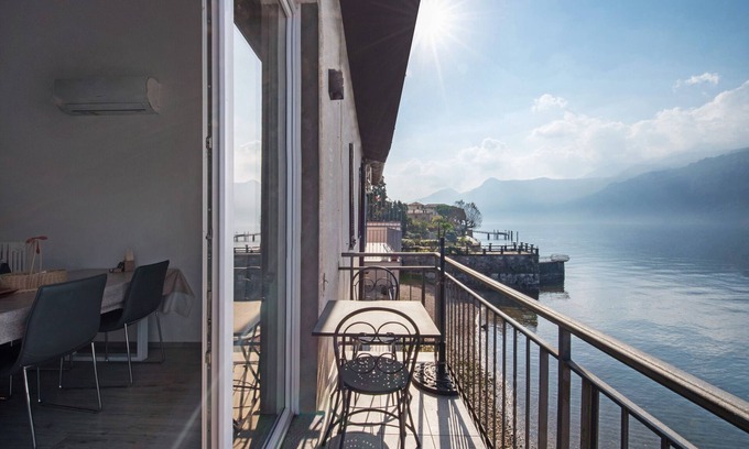 Lierna Apartment | Holiday Apartment "Le Coccinelle Home Bilocale Lierna" with a View of Lake Como and Wi-Fi