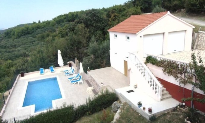 Ljubac Apartment | Holiday apartment Ljubač for 4 - 6 persons with 2 bedrooms - Holiday apartment