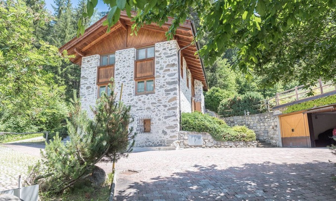 Mezzana Apartment | Holiday apartment "Maso Noce" mountain view and close to the ski lifts