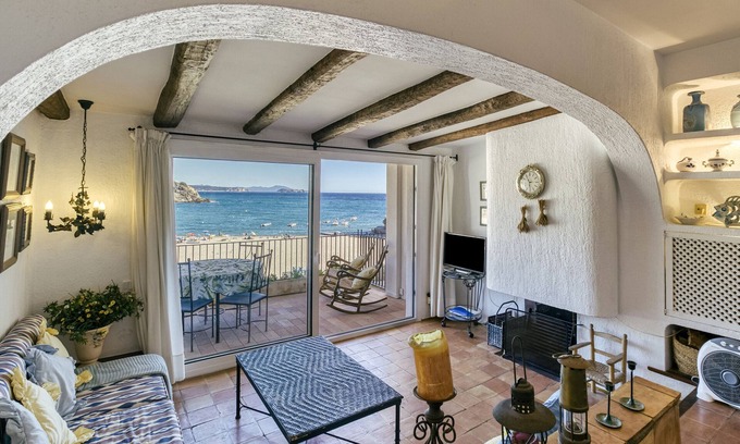 Sa Riera Apartment | Holiday Apartment 'Mediterranean Paradise' close to Beach with Terrace & Wi-FI