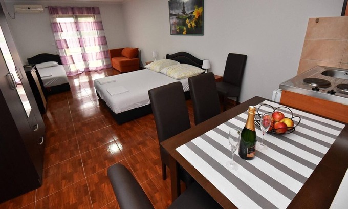 Meljine Apartment | Holiday apartment Meljine for 1 - 4 persons - Holiday apartment in one or multi-family house