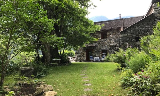 Lavizzara Apartment | Holiday apartment Menzonio for 1 - 2 persons - Twin house