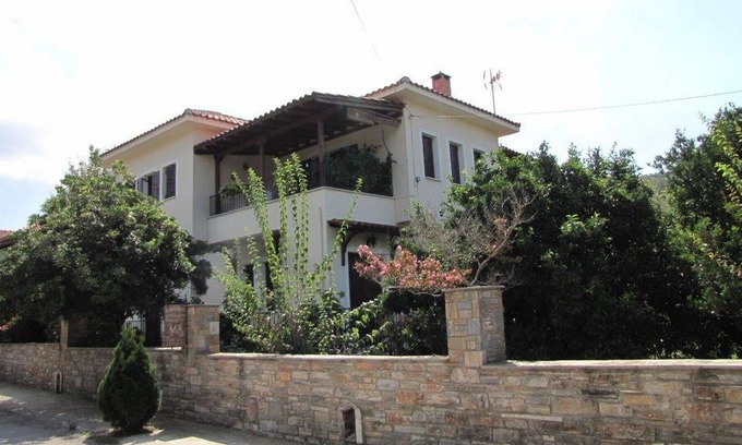 Kali Vrysi Apartment | Holiday apartment Millina for 1 - 9 persons with 4 bedrooms - Holiday apartment