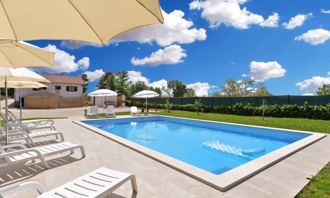 Modrusani Apartment | Holiday apartment mit Pool und Klimaanlage