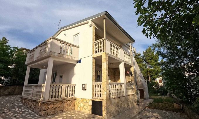 Seline Apartment | Holiday apartment mit Klimaanlage und Terrasse