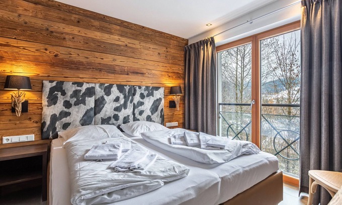 Rain Apartment | Holiday Apartment "Mountain Lodge Leogang - Top4" with Mountain View, Balcony & Wi-Fi