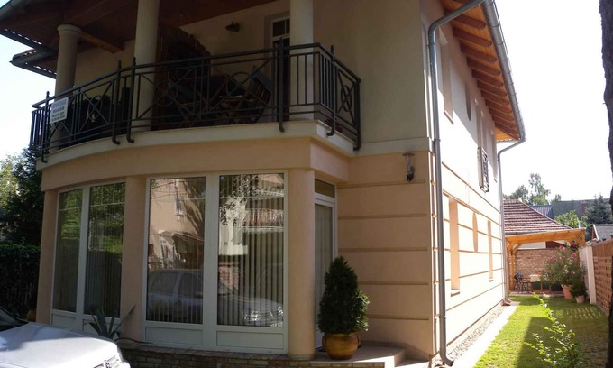 Siofok Aranypart Apartment | Holiday apartment near the beach with wifi