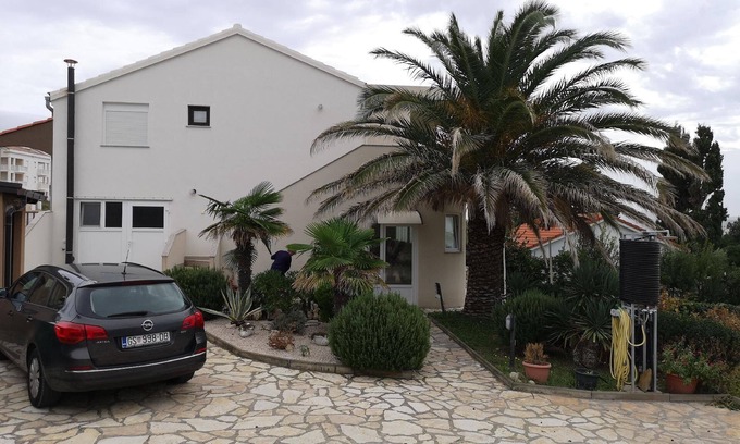 Caska Apartment | Holiday apartment Novalja for 2 - 4 persons with 2 bedrooms - Row house