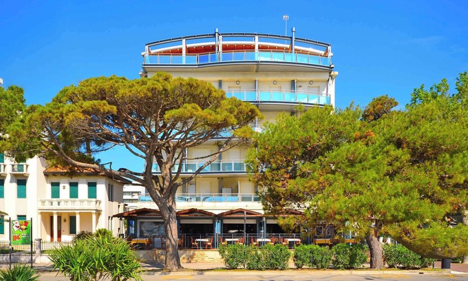 Lignano Sabbiadoro Apartment | Holiday apartment on the beach promenade in Lignano