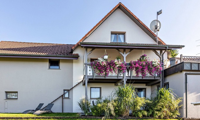 Bechtersbohl Apartment | Holiday Apartment "Panoramablick" with Private Terrace, Shared Garden & Wi-Fi
