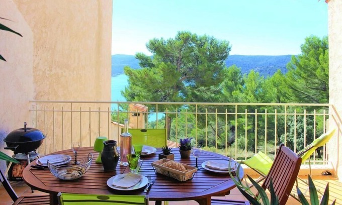 Sainte-Croix-du-Verdon Apartment | Holiday apartment Riez for 1 - 4 persons with 2 bedrooms - Holiday apartment in one or multi-family