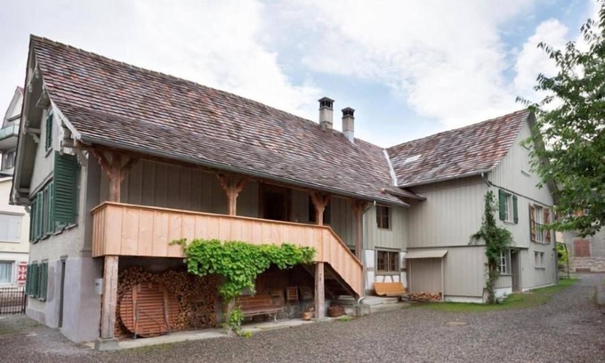 Romanshorn Apartment | Holiday apartment Romanshorn for 1 - 6 persons with 3 bedrooms - Historical building
