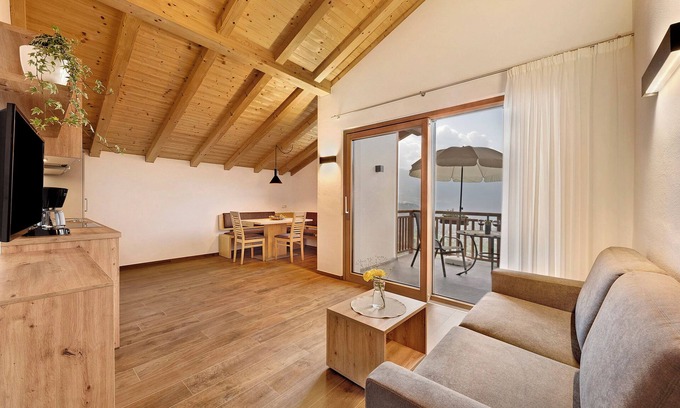 Lagundo Apartment | Holiday Apartment "Rosenblick" with Mountain View, Terrace, Balcony & Garden