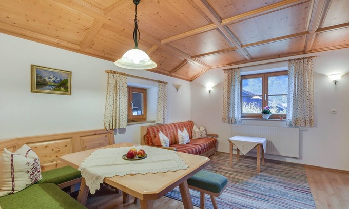 Wackersberg Apartment | Holiday Apartment "Sommerwind" with Mountain View, Garden & Balcony
