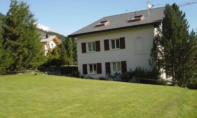 Samedan Apartment | Holiday apartment Samedan for 1 - 5 persons with 2 bedrooms - Holiday apartment in one or multi-fami