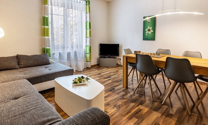 Altstadt Apartment | Holiday Apartment 'Stachel B' with Private Balcony & Wi-Fi
