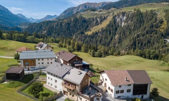 Engadin Scoul Apartment | Holiday apartment Tarasp for 1 - 5 persons with 3 bedrooms - Holiday apartment