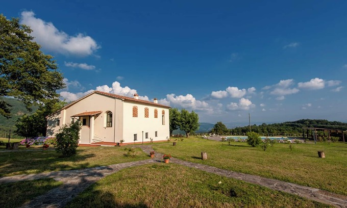 Montemurlo Apartment | Holiday Apartment Tuscany, Ancient Farm, Nature, Swimming Pool, 7 Guests