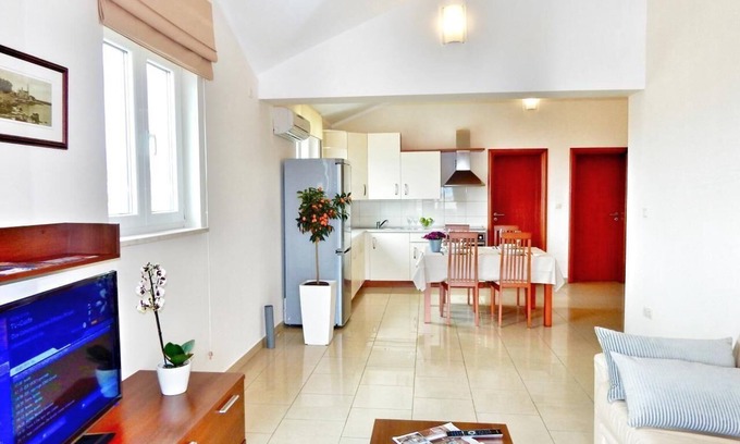 Malinska Apartment | Holiday apartment Vantačići for 1 - 6 persons with 2 bedrooms - Holiday apartment