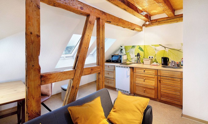 Alsfeld Apartment | Holiday Apartment "Vogelsberger Bett 5 Die 2" with Wi-Fi