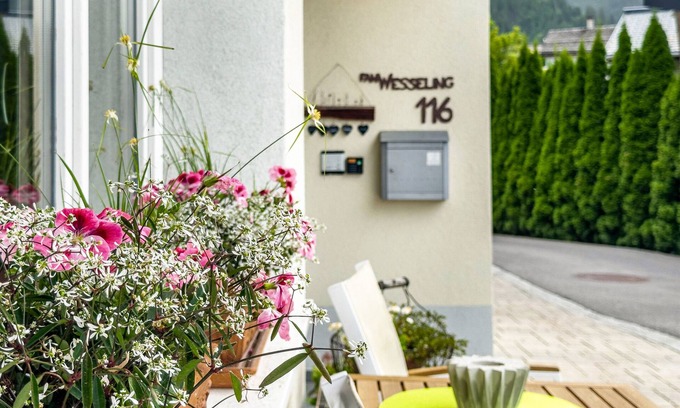 Fontanella Apartment | Holiday Apartment "Wesseling" with Mountain View, Private Terrace & Wi-Fi