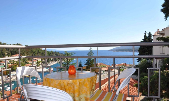 Rabac Apartment | Holiday apartment with a balcony and sea view