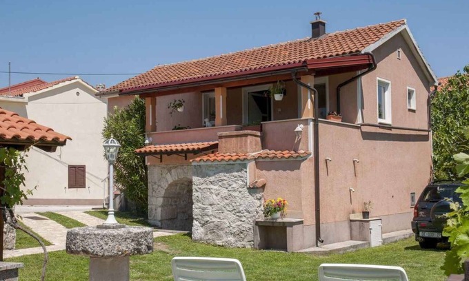 Risika Apartment | Holiday apartment with air conditioning