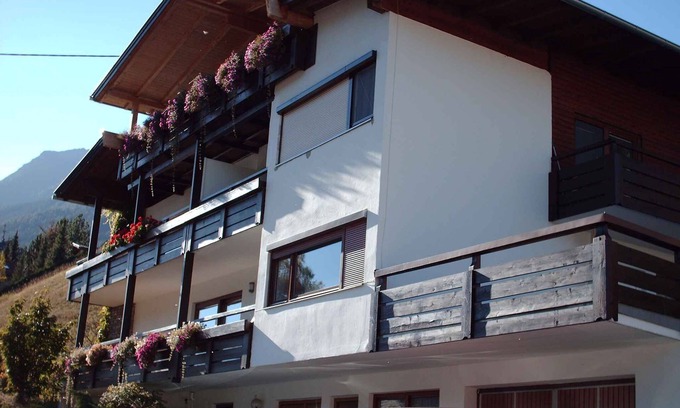 Medraz Apartment | Holiday apartment with large terrace in the Stubaital