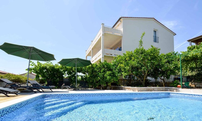 Vintijan Apartment | Holiday apartment with balcony and TV-SAT