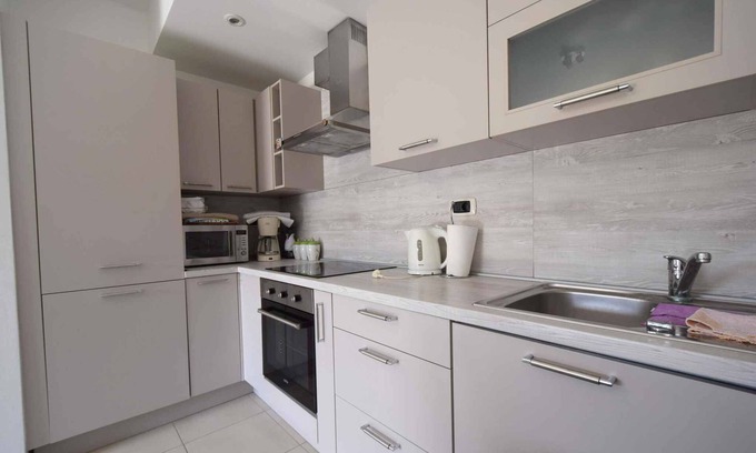 Municipality of Omisalj Apartment | Holiday apartment with balcony and wifi